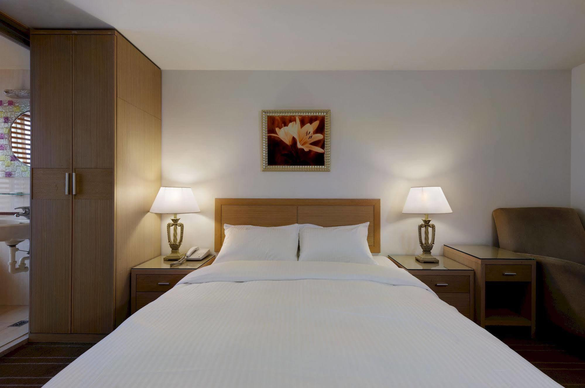 Nei Jiang Hotel Тайпей Екстериор снимка